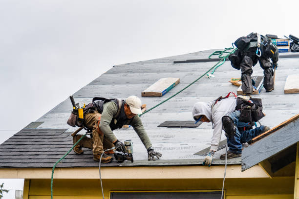 Professional Gutter Installation technician working in Bergholz, OH
